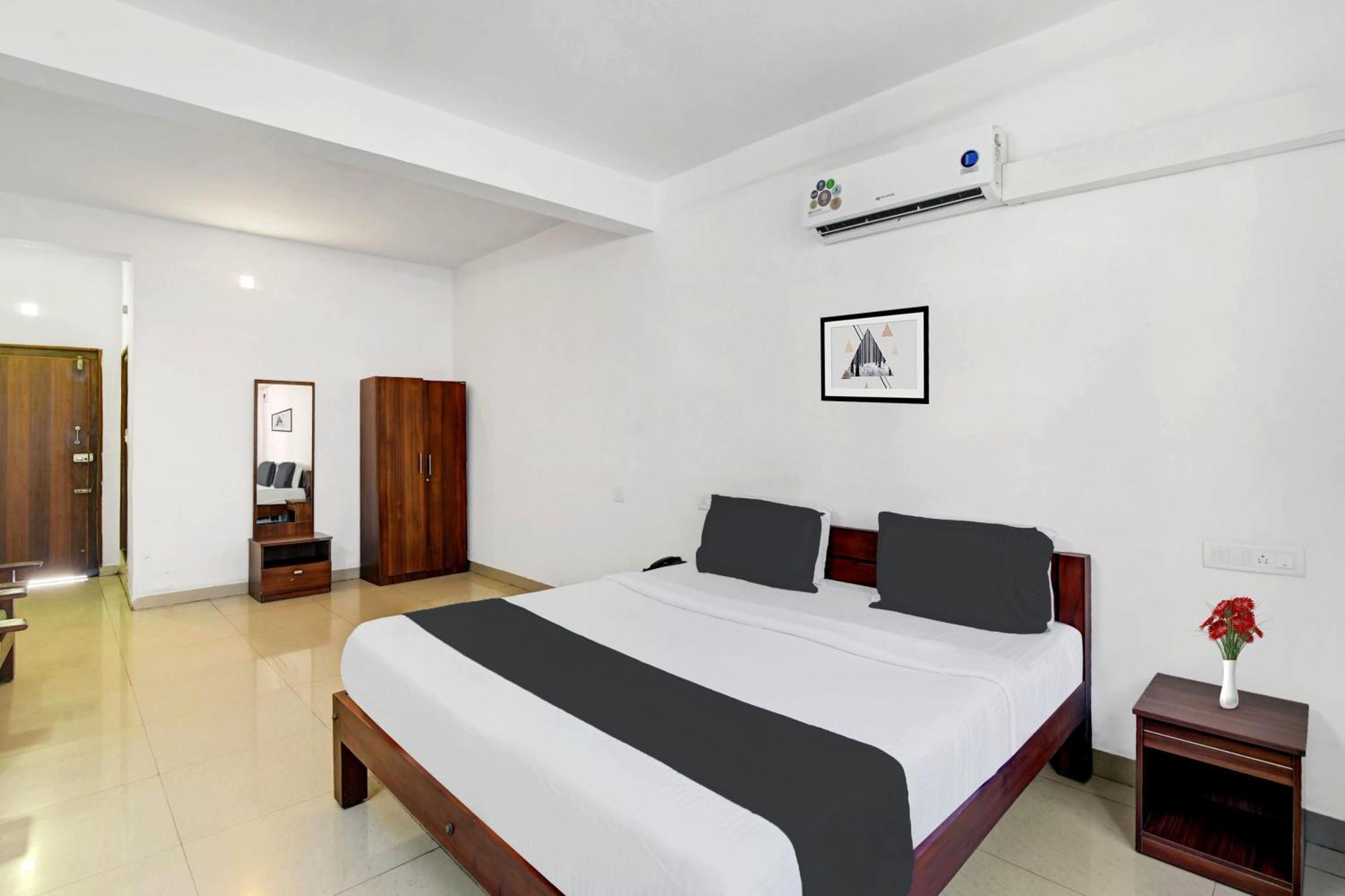 Super Collection O Madikeri City Center Near Ksrtc Bus Stand Coorg Formerly Hotel Ragsys Exterior foto